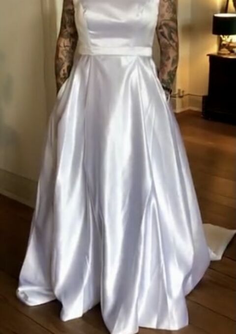 Second Hand Brautkleid Einzelanfertigung A-Linie Gr. 44 Mageschneidert Neu & ungetragen Foto 1