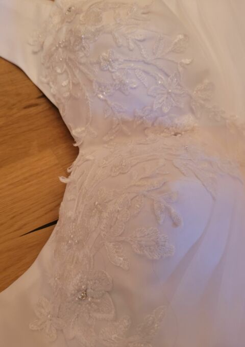 Second Hand Brautkleid Emmi Mariage A-Linie Gr. 44 Foto 1