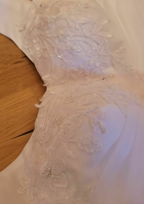 Second Hand Brautkleid Emmi Mariage A-Linie Gr. 44 Foto 1