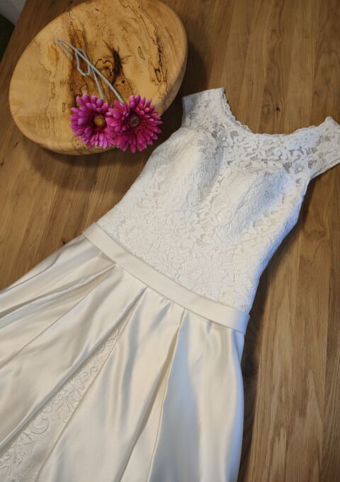 Second Hand Brautkleid La Sposa St. Patrick Pronovias Toscana A-Linie Gr. 36 Foto 1