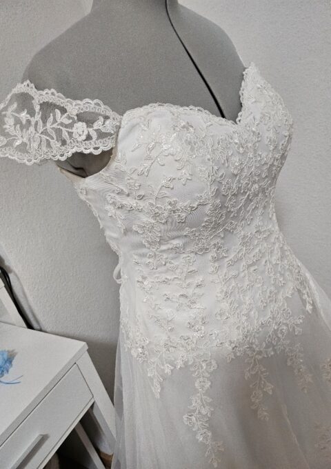 Second Hand Brautkleid Lovely A-Linie Gr. 46 Neu & ungetragen Foto 1