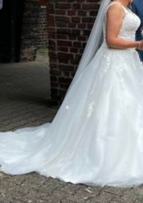 Second Hand Brautkleid Isadora A-Linie Gr. 44 Maßgeschneidert Foto 1