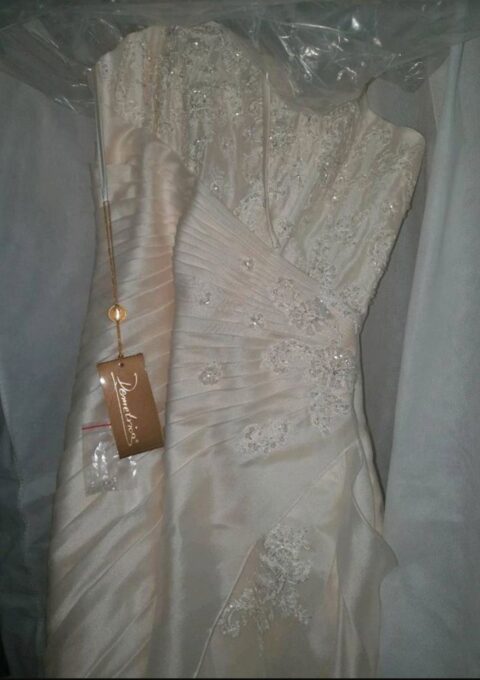 Second Hand Brautkleid Demetrios / The Sposa Group 9689 A-Linie Gr. 40 Neu & ungetragen Foto 1