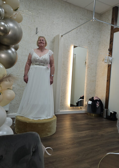 Second Hand Brautkleid Yvette Brautkleid-Ellis Fit and Flare Gr. 50 Maßgeschneidert Neu & ungetragen Foto 1