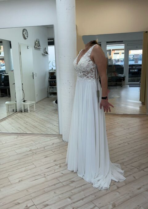 Second Hand Brautkleid Amera Vera Einmal Prinzessin Standesamt Gr. 48 Foto 1