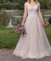 Second Hand Brautkleid Sanna Lindström Oberteil: Emilia, Rock: Rasalie, reinlaufende Spitze wie bei Sonja A-Linie Gr. 36 Foto 4