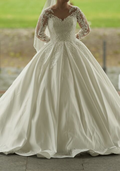 Second Hand Brautkleid Prinzessin Gr. 38 Maßgeschneidert Foto 1