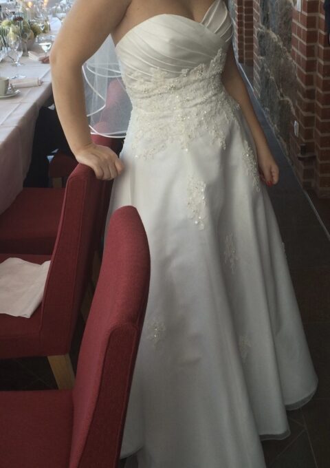 Second Hand Brautkleid Ivory A-Linie Gr. 38 Mageschneidert Foto 1