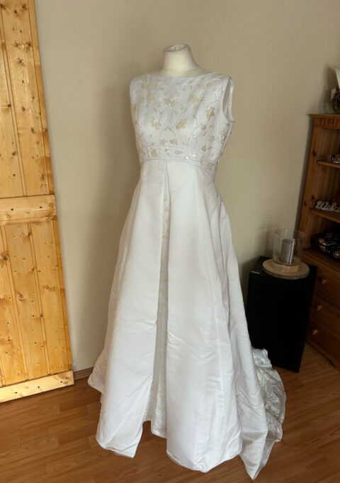 Second Hand Brautkleid Oleg Cassini A-Linie Gr. 42 Foto 1