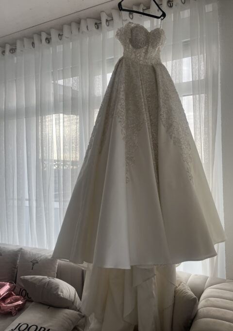 Second Hand Brautkleid La Beria Prinzessin Gr. 36 Maßgeschneidert Foto 1