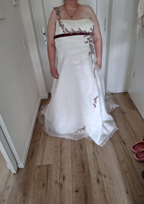 Second Hand Brautkleid Ladybird 84050 A-Linie Gr. 54 Foto 1