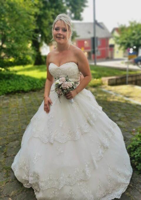 Second Hand Brautkleid Marlen Gardner New York 51328 Prinzessin Gr. 36 Foto 1