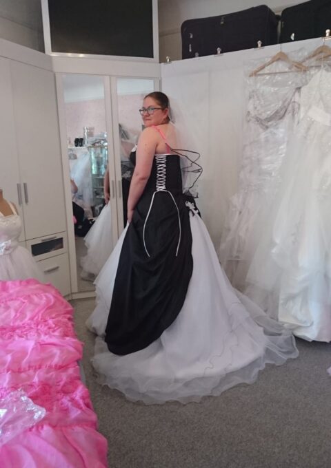 Second Hand Brautkleid kenne ich nicht A-Linie Gr. 48 Neu & ungetragen Foto 1