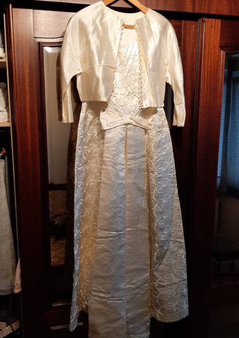 Second Hand Brautkleid Unbekannt. Aus einem Brautmodegeschäft in Rendsburg, 1964 Etui Gr. 40 Foto 1