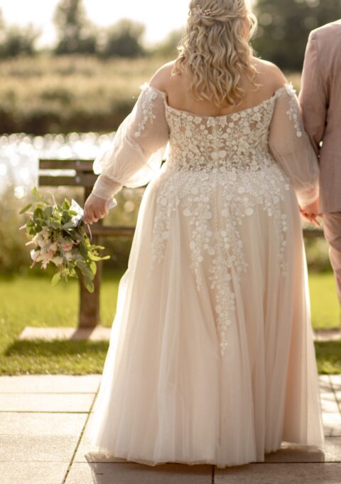 Second Hand Brautkleid Trs Chic 24421 A-Linie Gr. 52 Foto 1