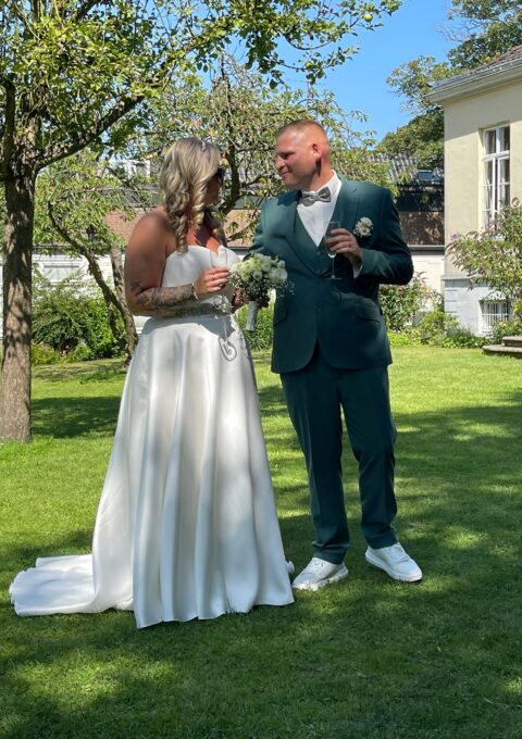 Second Hand Brautkleid Standesamt Gr. 44 Maßgeschneidert Foto 1