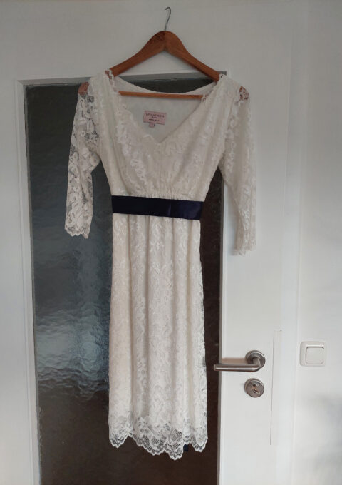 Second Hand Brautkleid Tiffany Rose Umstandsbrautkleid aus Spitze mit V-Ausschnitt 36 Umstandskleid Gr. 36 Foto 1