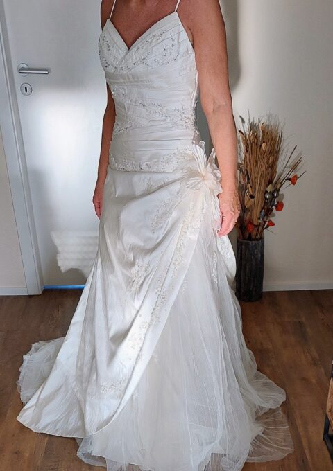 Second Hand Brautkleid La Sposa Prinzessin Gr. 38 Foto 1