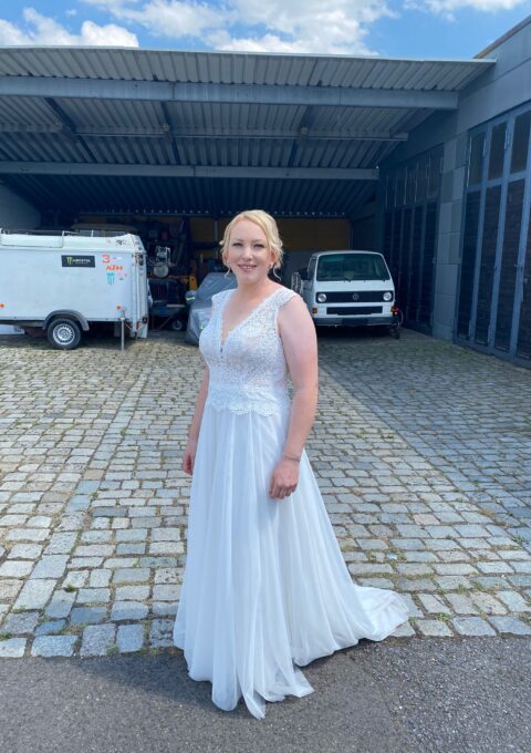 Second Hand Brautkleid Herve Paris A-Linie Gr. 46 Foto 1