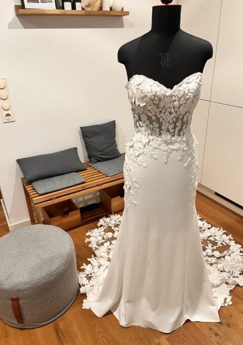 Second Hand Brautkleid Morilee Madeline Gardner PADMA 2615 ML Fit and Flare Gr. 34 Foto 1