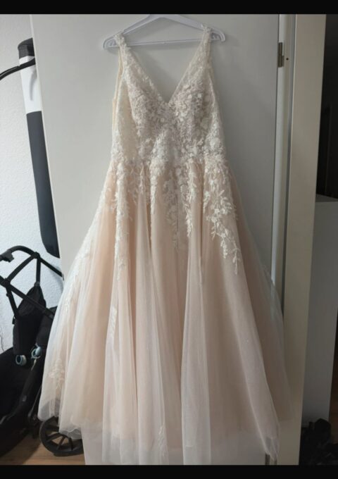 Second Hand Brautkleid Janice A-Linie Gr. 44 Mageschneidert Foto 1