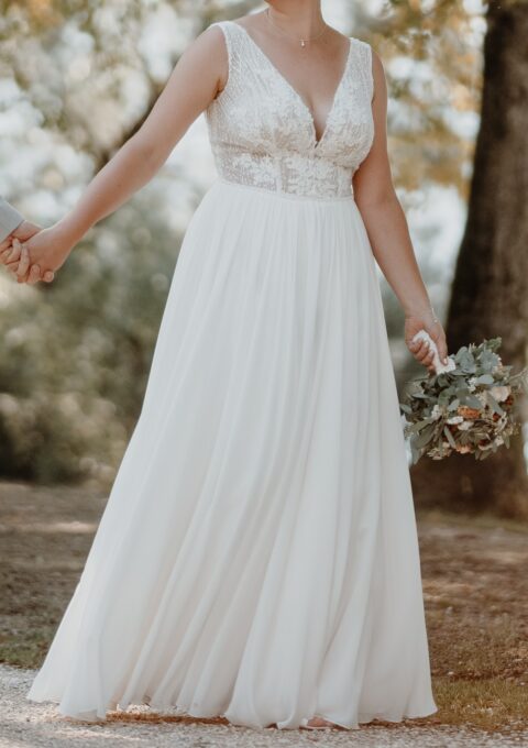 Second Hand Brautkleid Annais Bridal Lina A-Linie Gr. 42 Mageschneidert Foto 1