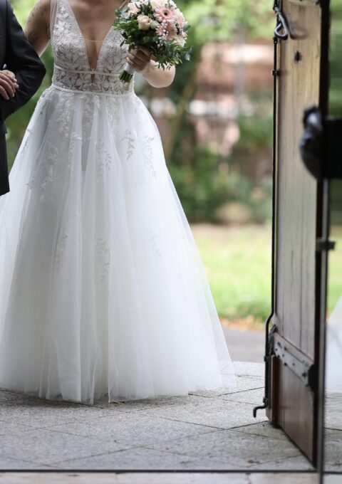Second Hand Brautkleid Lillian West 66155 A-Linie Gr. 44 Maßgeschneidert Foto 1