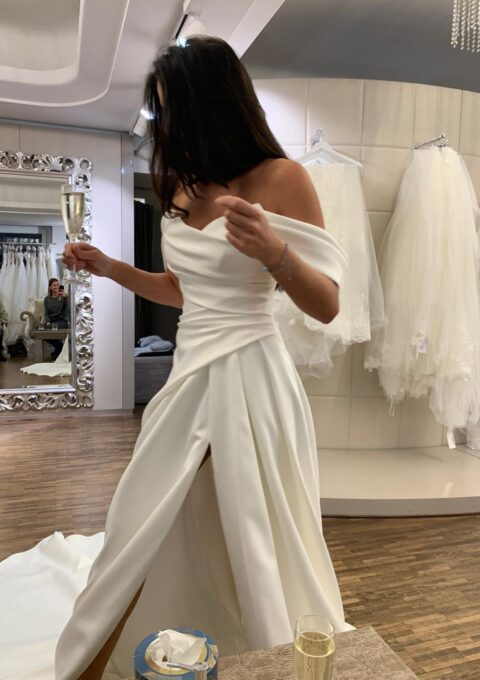 Second Hand Brautkleid Milla Nova A-Linie Gr. 36 Foto 1